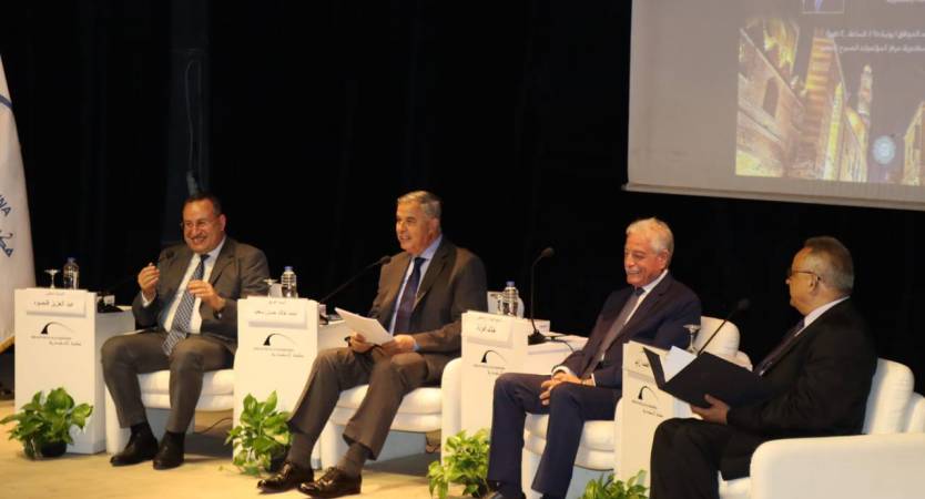 رئيس جامعة الإسكندرية يشارك فى ندوة 