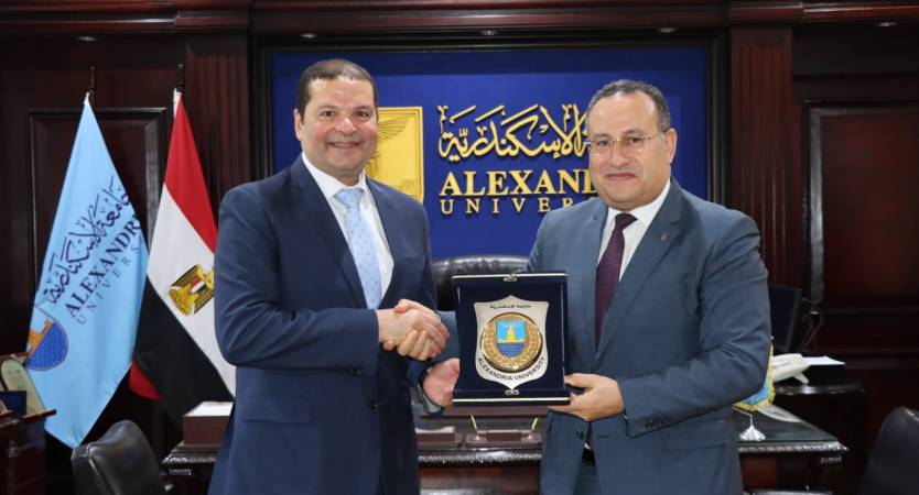 Alexandria University Receives Vice President of Comprehensive Health Insurance Authority to Discuss Cooperation in Implementing the System in the Governorate