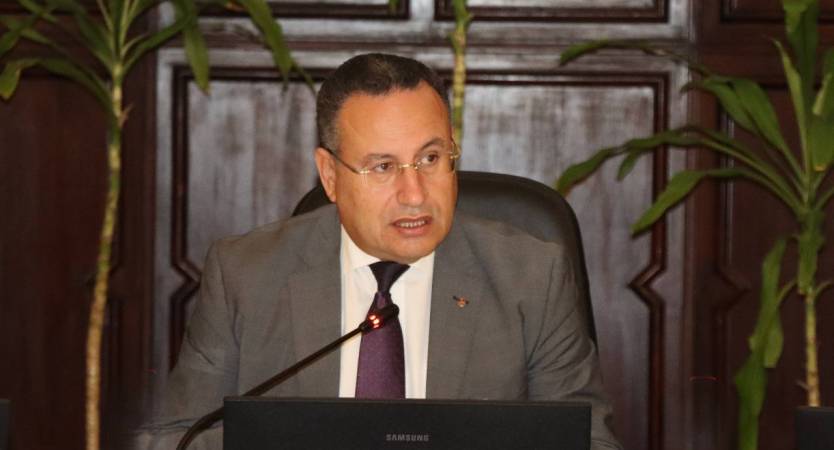 رئيس جامعة الإسكندرية خلال اجتماع مجلس الجامعة: تعزيز تدويل التعليم العالى عبر أفرعها الدولية