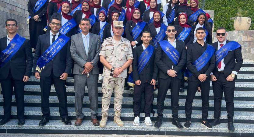 طلاب جامعة الإسكندرية في زيارة ميدانية لقاعدة محمد نجيب العسكرية