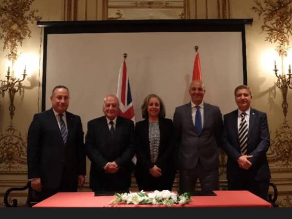 رئيس جامعة الإسكندرية يزور جامعات بريطانية لتعزيز التعاون الأكاديمي والبحثي وتوقيع اتفاقيات شراكة دولية