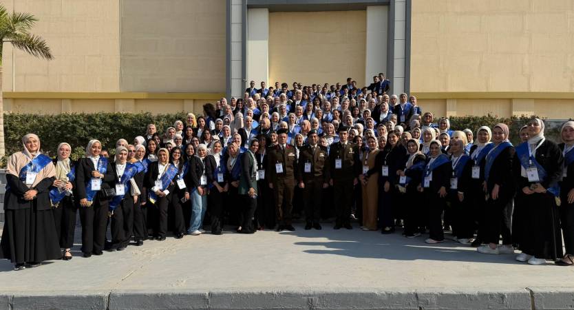 طلاب جامعة الإسكندرية في زيارة للمعرض الدولي الرابع للصناعات الدفاعية 