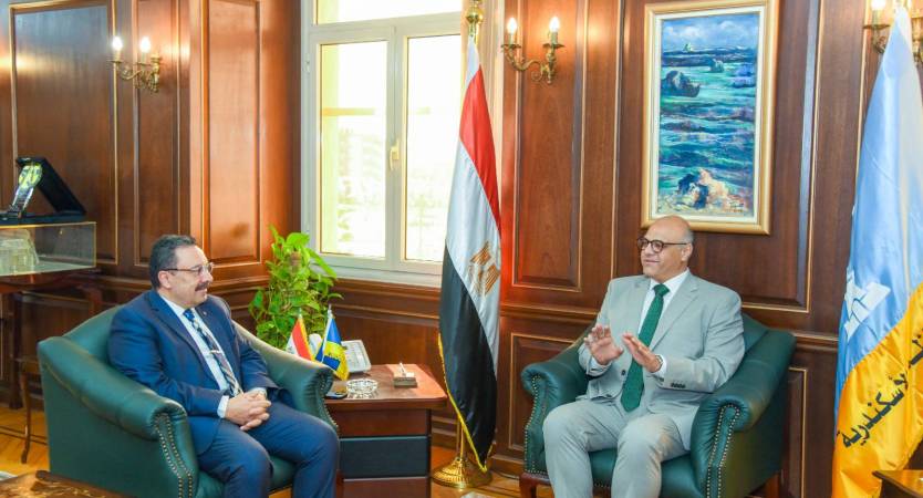  جامعة الإسكندرية تهنئ محافظ الإسكندرية الجديد وتؤكد دعمها لجهود التنمية بالمحافظة