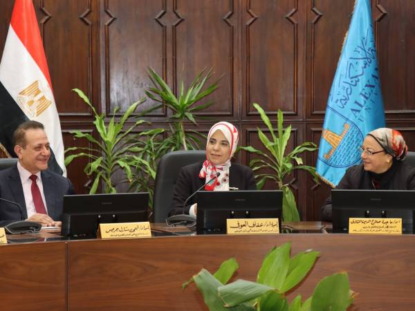 جامعة الإسكندرية تخطو نحو الاستدامة: إنشاء مكتب للاستدامة ووحدة للطاقة المتجددة وتعزيز ثقافة الاقتصاد الأخضر