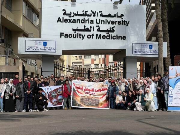 كلية الطب تطلق قافلة طبية متكاملة لخدمة أهالي كينج مريوط