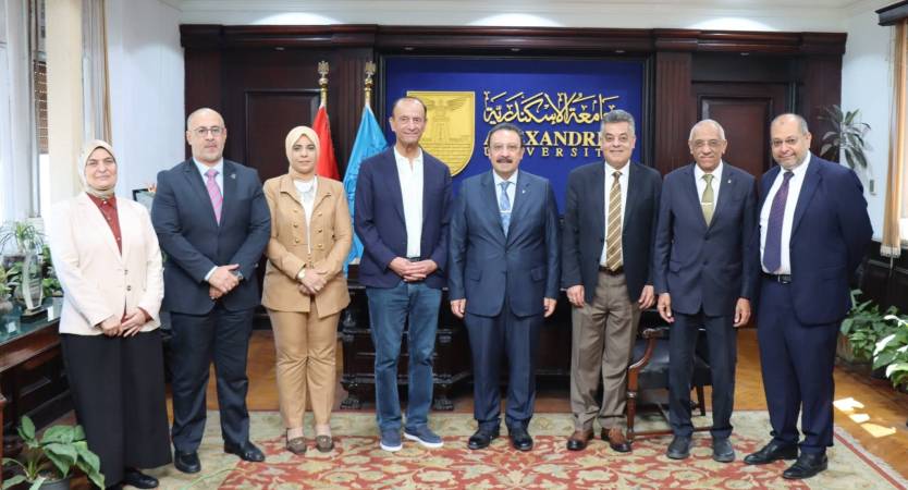 Alexandria University hosts American expert in pediatric cardiac surgery at Smouha Children’s Hospital