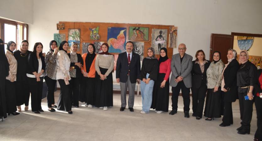 افتتاح المعرض الفني الثامن عشر لطالبات المدن الجامعية بجامعة الإسكندرية