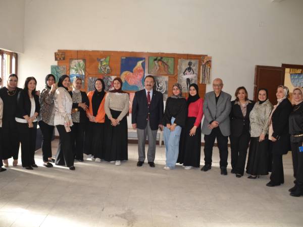 افتتاح المعرض الفني الثامن عشر لطالبات المدن الجامعية بجامعة الإسكندرية