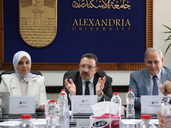 لتعظيم مواردها الذاتية.. جامعة الإسكندرية تعقد الاجتماع الأول للمجلس الأعلى للشركات