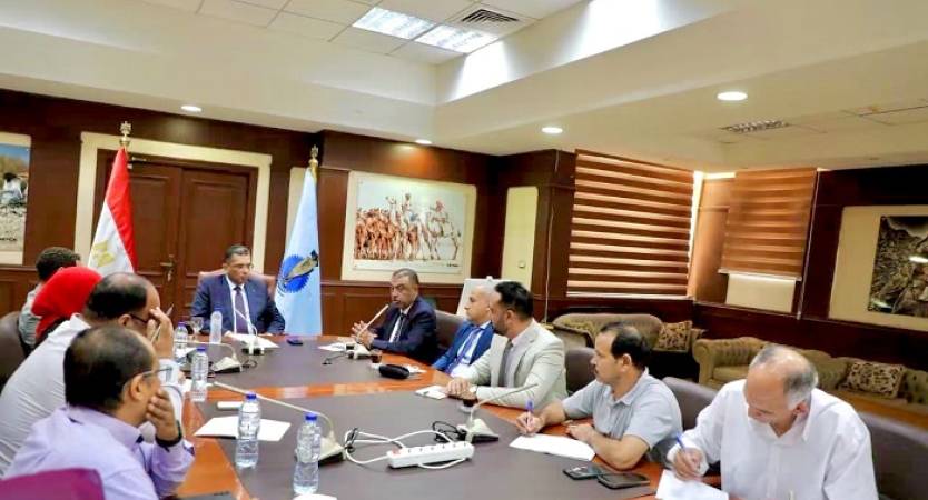 جامعة الإسكندرية تبحث مع محافظة البحر الأحمر توظيف مشروعات التخرج في دعم خطط التنمية
