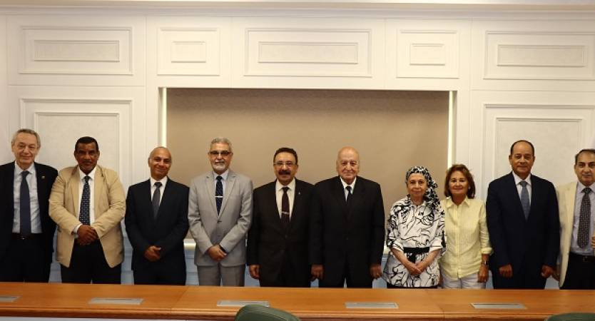 مجلس أمناء جامعة الإسكندرية الأهلية يعقد اجتماعه الأول للعام الجامعي 2026/2027