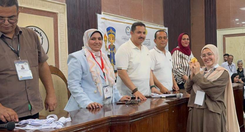في أسبوع شباب الجامعات الرابع عشر.. طالبة بجامعة الإسكندرية تحصد ذهبية أفضل عرض تقديمي وأفضل بوستر