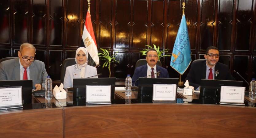  جامعة الإسكندرية تعقد جلسة الاستماع الجامعية حول البرنامج الاقتصادي بمشاركة ممثلي الجهات المعنية وخبراء الاقتصاد والأعمال