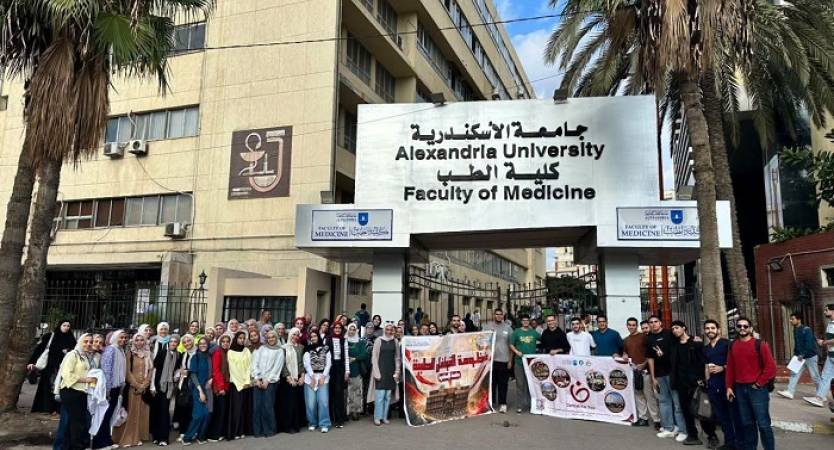  جامعة الإسكندرية تنظم قافلة طبية لمصانع «روبكس» ببرج العرب وتوقع الكشف على 746 حالة مجانًا