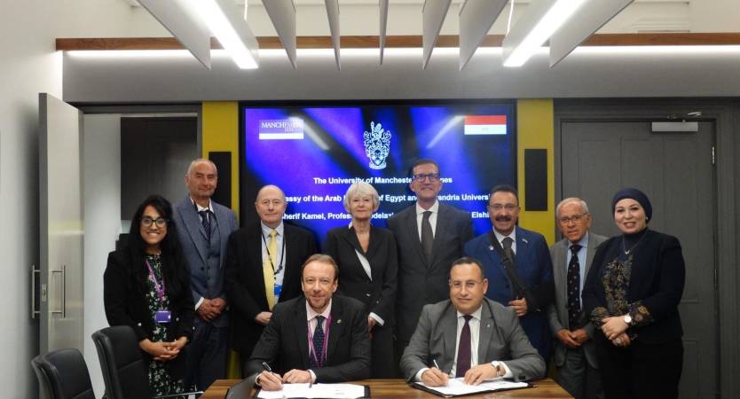 Alexandria University signs the first joint scientific degree for the Bachelor of Medicine and Oral and Dental Surgery with the University of Manchester- UK