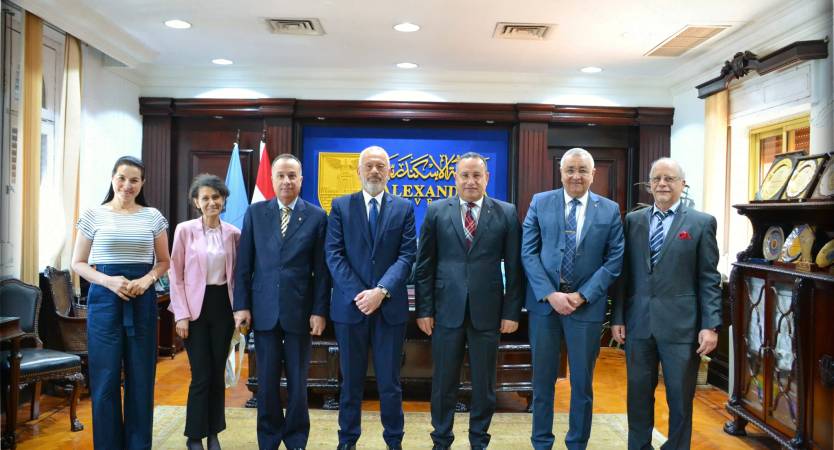 Alexandria University Receives the Greek Ambassador to Cairo