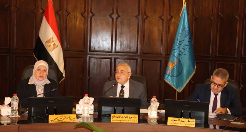 Vice President of Alexandria University discusses with the Board of Trustees of the University's Faculties and Institutes the completion of maintenance work for all facilities and buildings