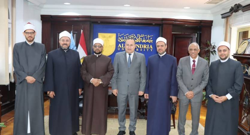 Alexandria University Receives Secretary-General of the Islamic Research Academy